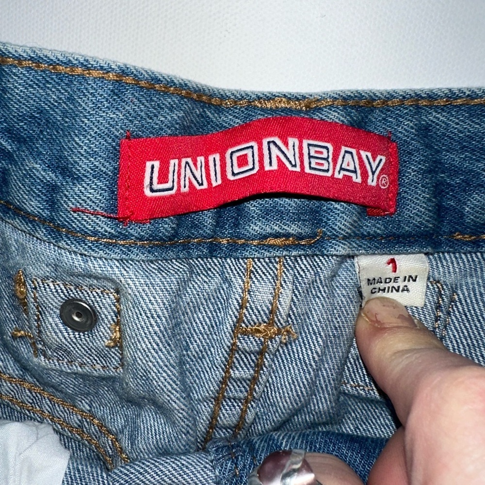 Vintage Union Bay Utility Denim Shorts With Rolled Hem And Adjustable Strap - Picture 10 of 11